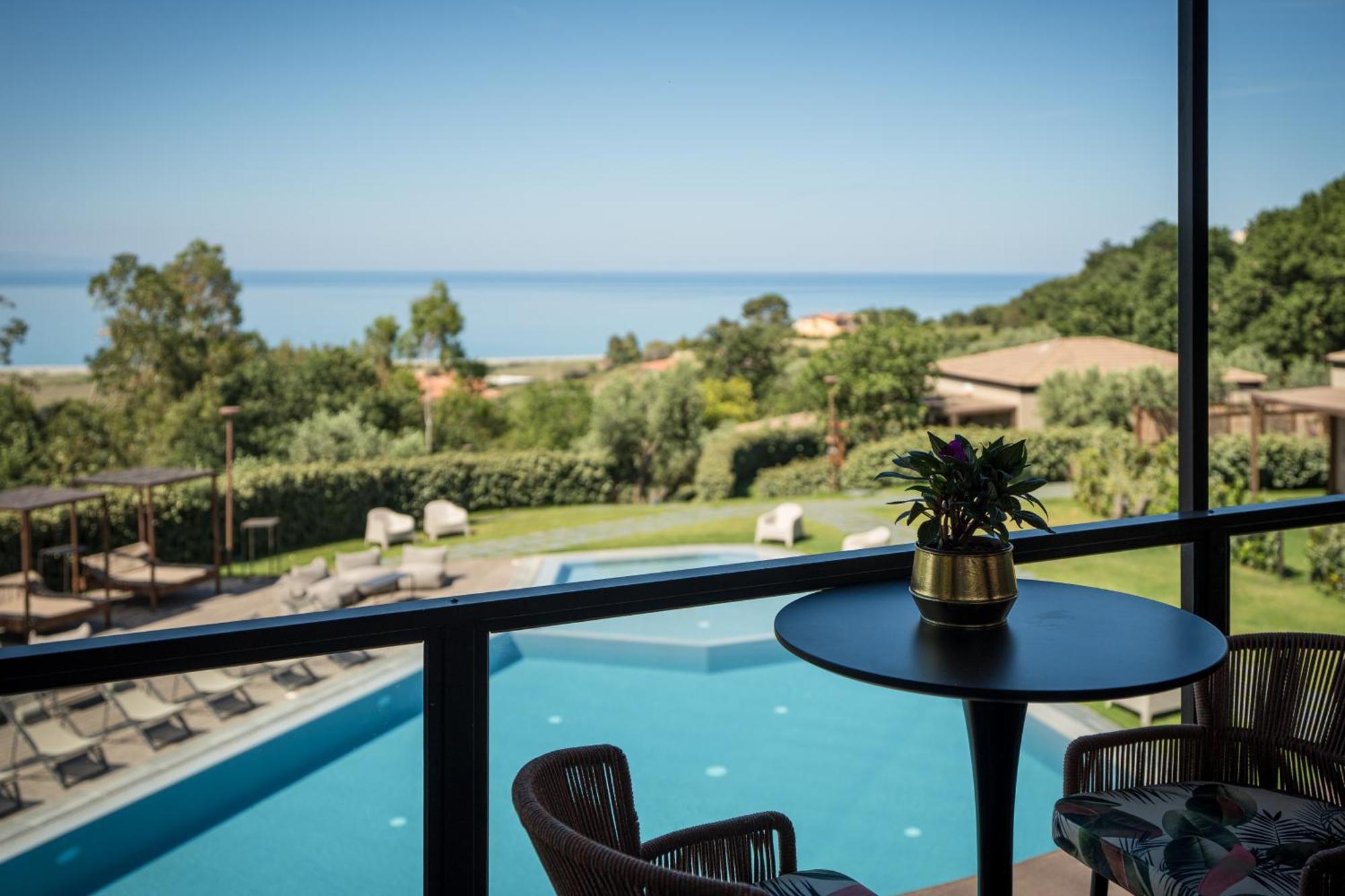 Hang Loose Cottage Hotel & Resort 4 Stelle Gizzeria Calabria Экстерьер фото